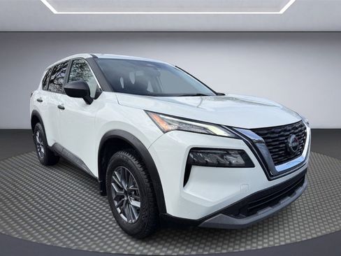 Used 2023 Nissan Rogue S image 6