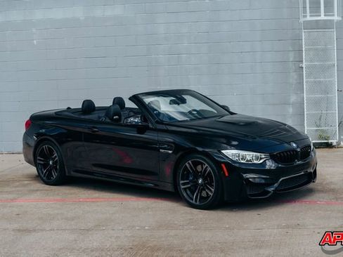 Used 2015 BMW M4 Convertible image 48