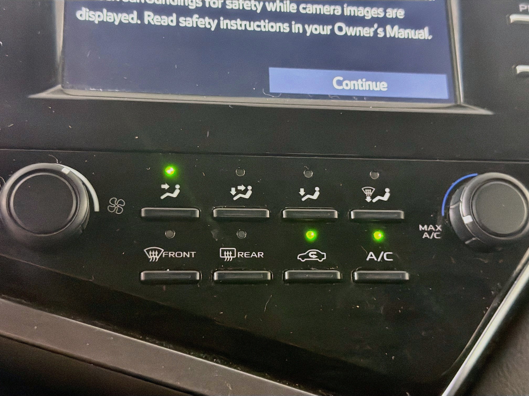 Used 2018 Toyota Camry LE FWD image 22