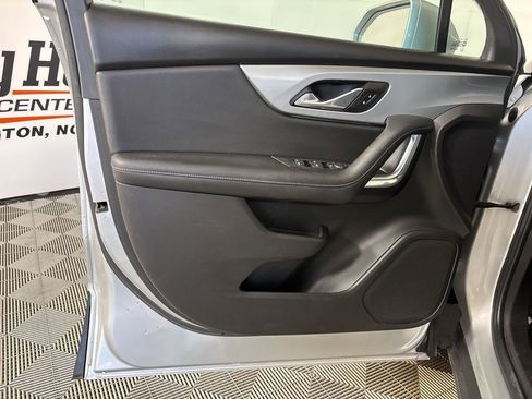 Used 2020 Chevrolet Blazer LT image 9