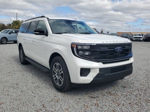 New 2026 Ford Expedition Max Active RWD image 2