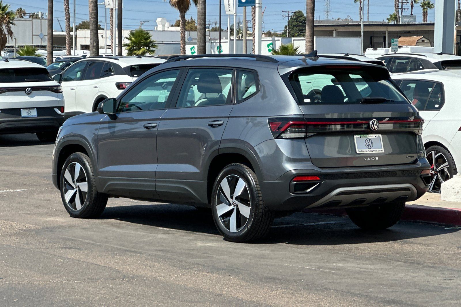Used 2025 Volkswagen Taos S AWD/4WD image 6