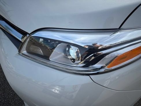 Used 2019 Toyota Sienna Limited Premium FWD image 29