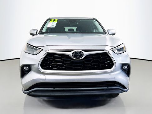 Used 2022 Toyota Highlander LE image 11