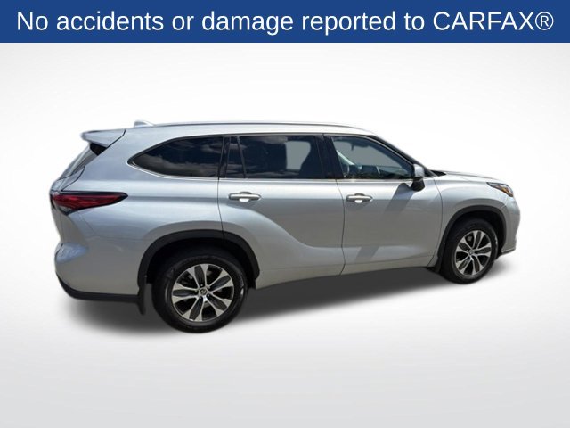Used 2021 Toyota Highlander XLE AWD/4WD image 4