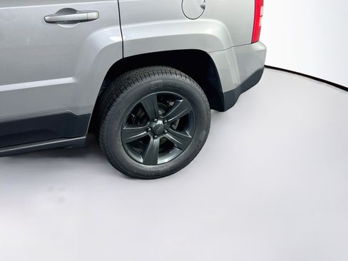 Used 2017 Jeep Patriot High Altitude AWD/4WD image 29