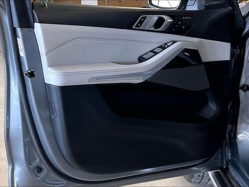 Used 2024 BMW X7 xDrive40i image 20