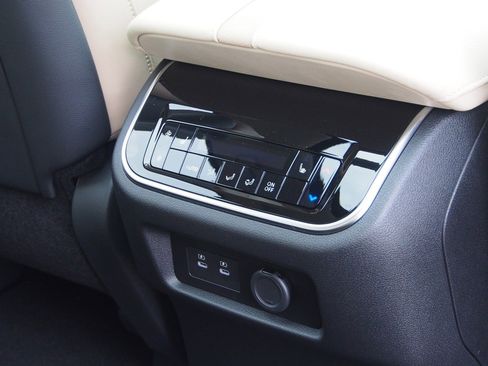 New 2026 Nissan Armada Platinum image 14