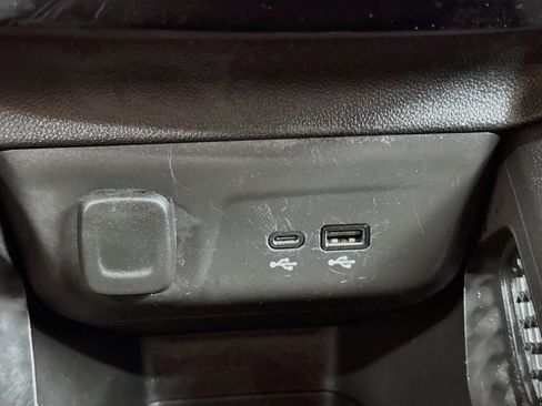 Used 2025 Chevrolet TrailBlazer LT FWD image 24