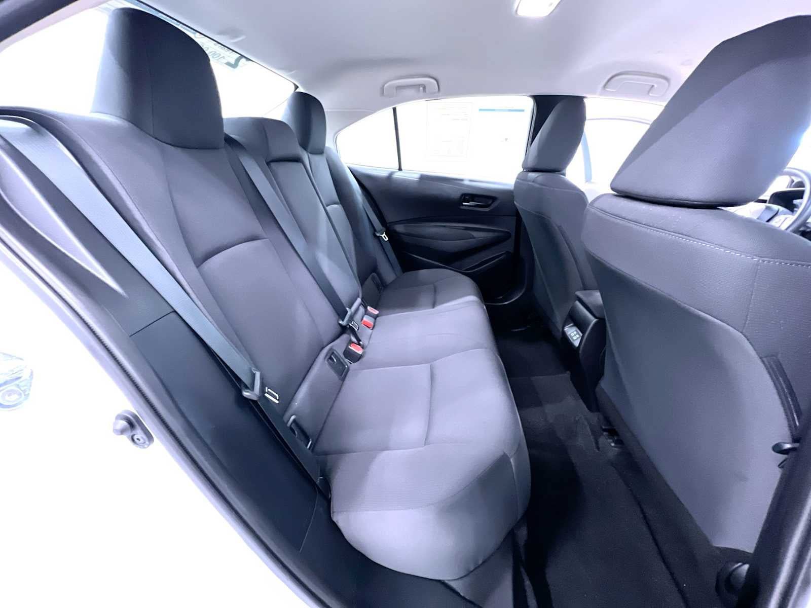 Used 2025 Toyota Corolla LE FWD image 36