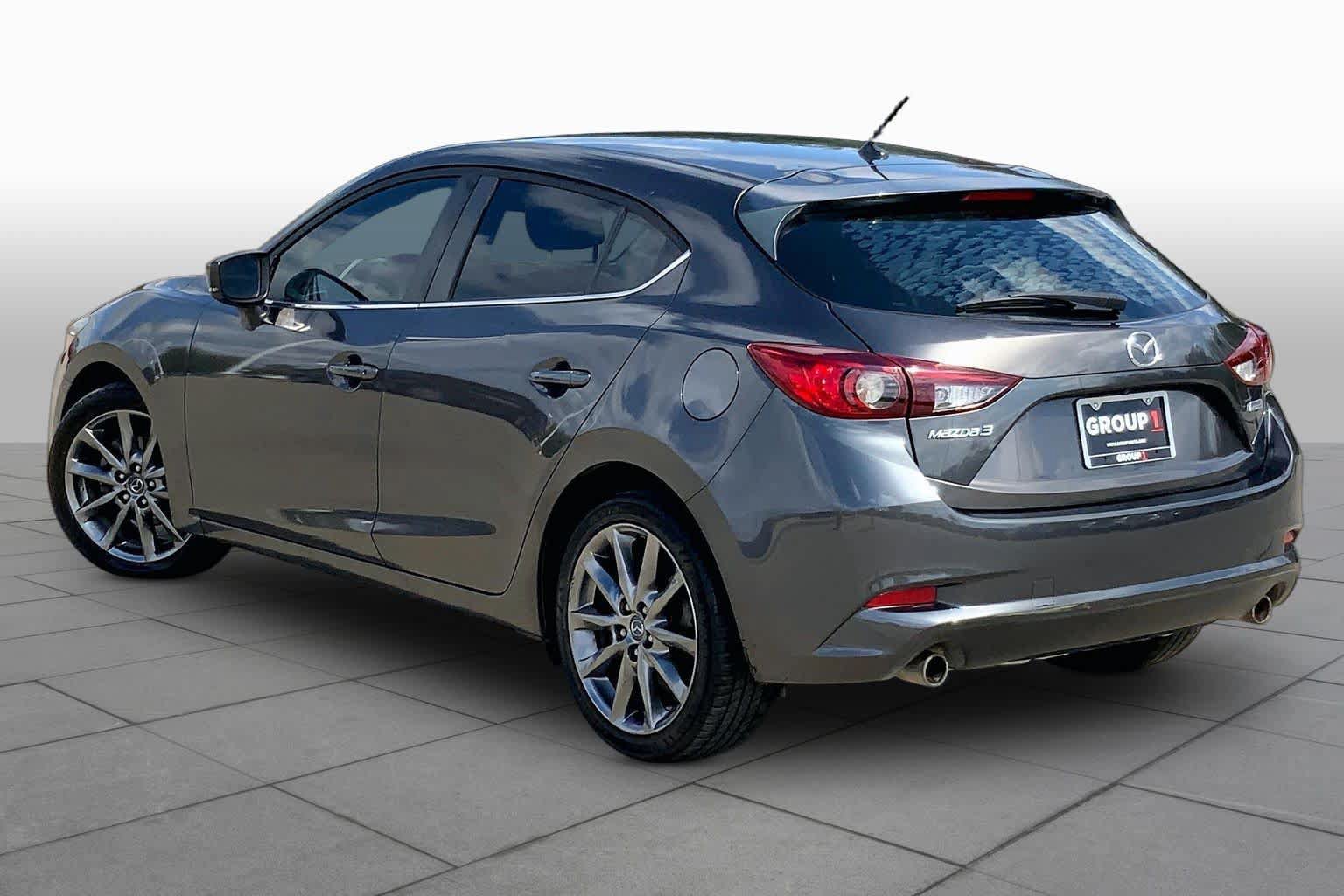 Used 2018 MAZDA MAZDA3 Touring FWD image 12