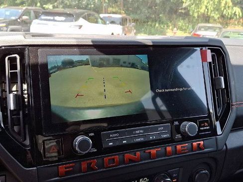 Certified 2025 Nissan Frontier PRO-4X AWD/4WD image 19