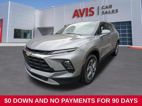 Used 2025 Chevrolet Blazer LT FWD image 1