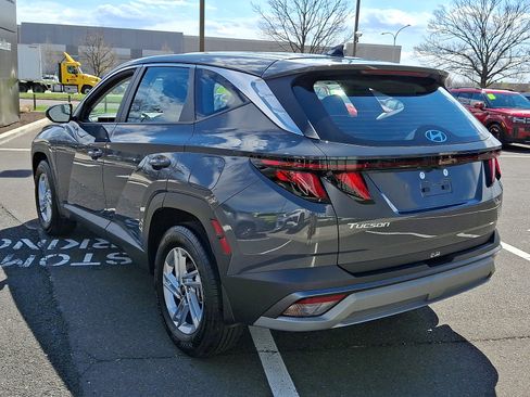 Certified 2025 Hyundai Tucson SE image 4