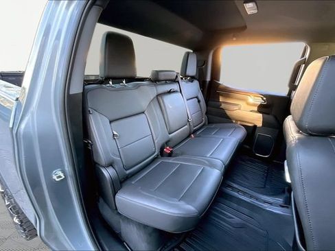 Used 2023 GMC Sierra 1500 SLT w/ SLT Premium Package AWD/4WD image 16