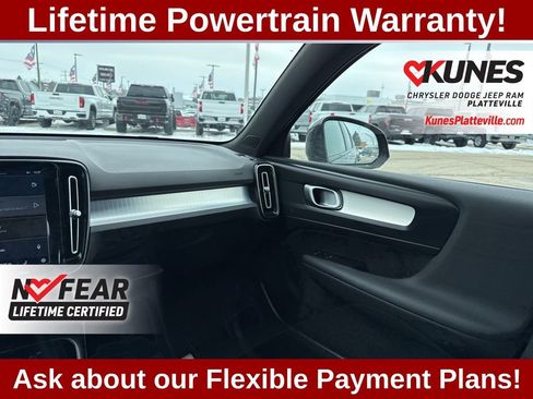 Used 2024 Volvo XC40 B5 Core AWD/4WD image 39