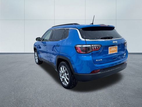 Certified 2022 Jeep Compass Latitude image 3
