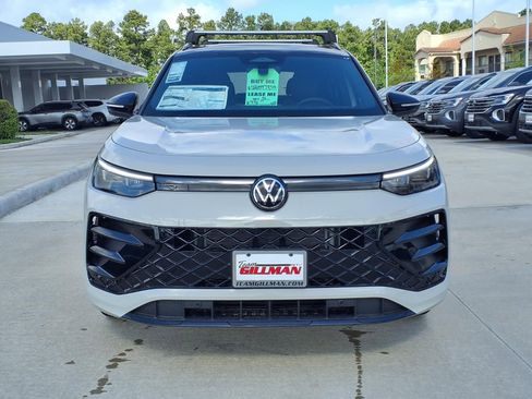 New 2026 Volkswagen Tiguan SE R-Line FWD image 5