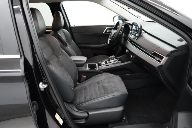 Used 2023 Mitsubishi Outlander SE AWD/4WD image 41