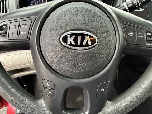 Used 2012 Kia Forte EX image 9