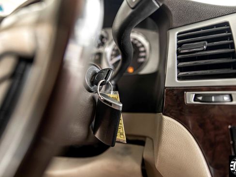 Used 2010 Cadillac Escalade EXT Luxury image 25