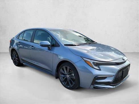 Used 2024 Toyota Corolla SE FWD image 3