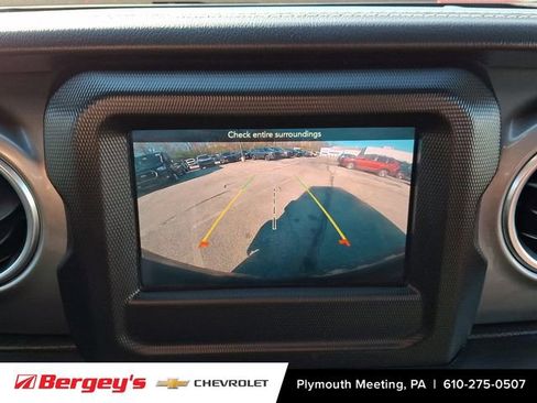 Used 2021 Jeep Wrangler Unlimited Sahara AWD/4WD image 21
