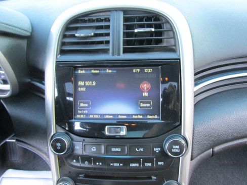 Used 2014 Chevrolet Malibu LT FWD image 19