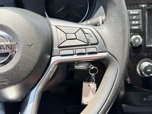 Used 2019 Nissan Rogue S AWD/4WD image 25