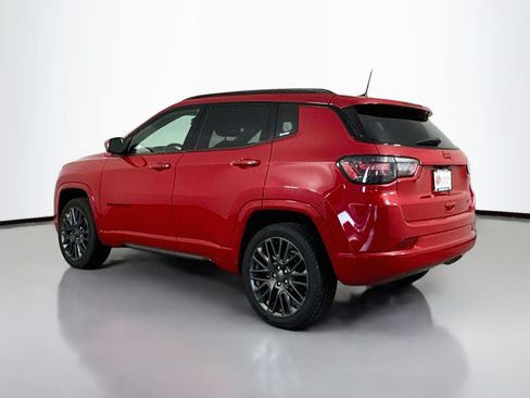 Used 2022 Jeep Compass Limited w/ (RED) Package AWD/4WD image 5
