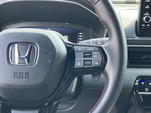 Certified 2025 Honda Pilot Black Edition image 22
