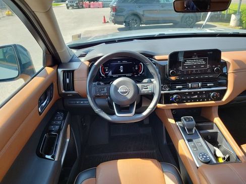 Used 2024 Nissan Pathfinder Platinum AWD/4WD image 13