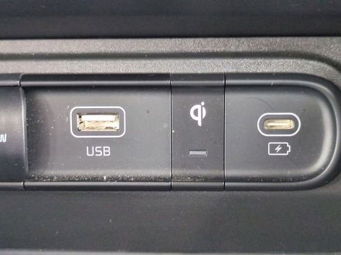 Used 2025 Kia Sportage EX w/ Premium Package image 23