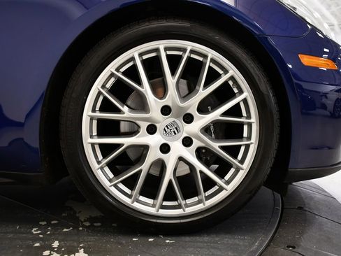 Used 2020 Porsche Panamera 4 image 18