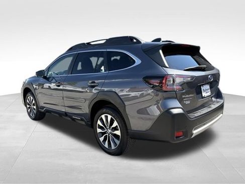 Used 2025 Subaru Outback Limited AWD/4WD image 5