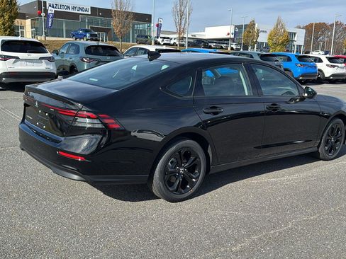 New 2025 Honda Accord SE image 4
