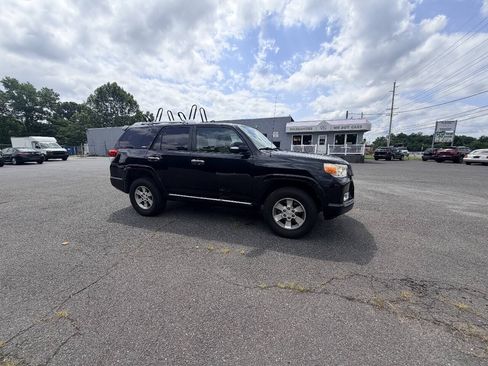 Used 2010 Toyota 4Runner Limited AWD/4WD image 29