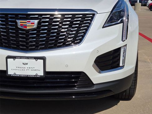 New 2026 Cadillac XT5 Luxury w/ LPO, Floor Liner Package AWD/4WD image 6