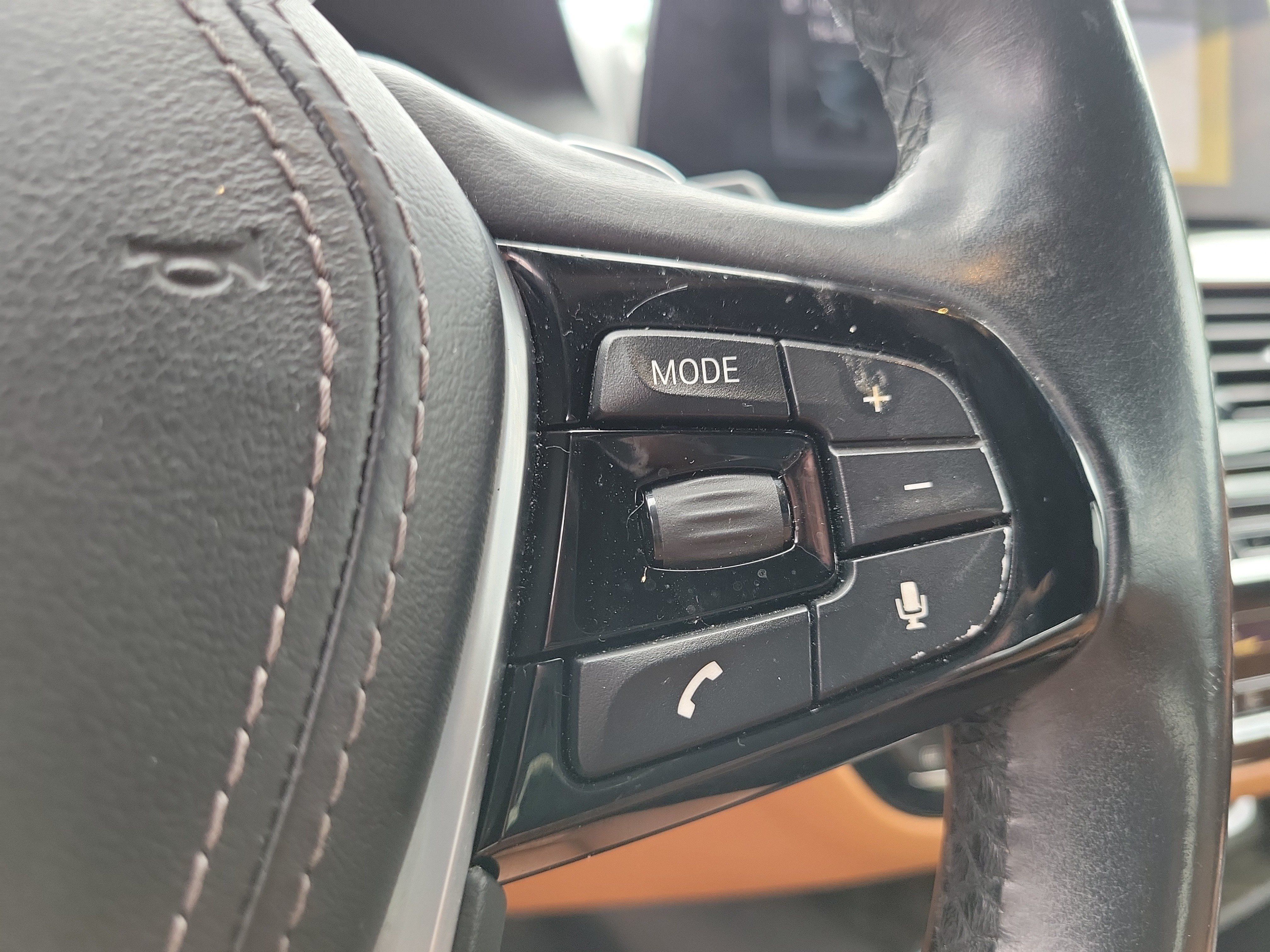 Used 2018 BMW 530e w/ Premium Package 2 RWD image 27