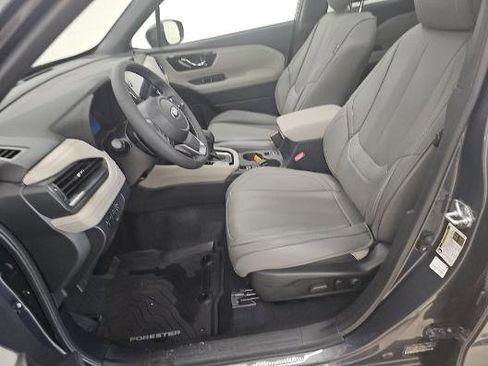 Used 2025 Subaru Forester Limited AWD/4WD image 3
