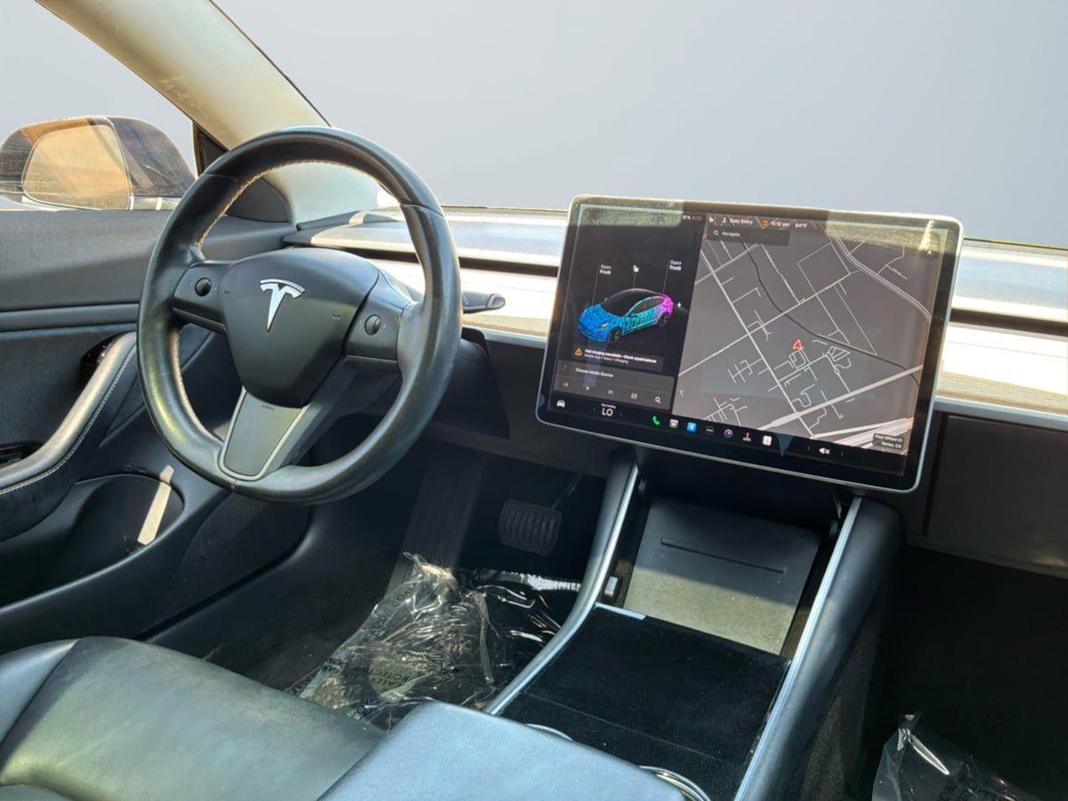 Used 2018 Tesla Model 3 Long Range RWD image 14