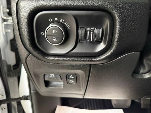 Used 2022 RAM 1500 Laramie AWD/4WD image 48