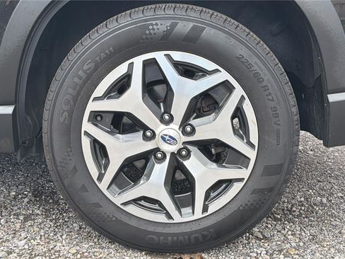 Used 2023 Subaru Forester Premium image 29