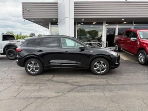 Used 2023 Ford Escape ST-Line w/ Tech Pack #1 AWD/4WD image 10