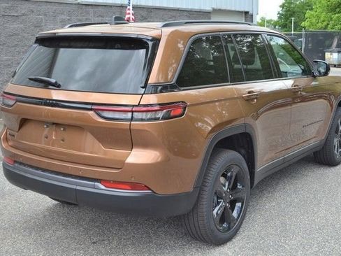 New 2026 Jeep Grand Cherokee Limited AWD/4WD image 8