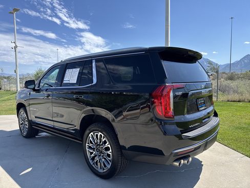 Used 2023 GMC Yukon Denali Ultimate AWD/4WD image 3
