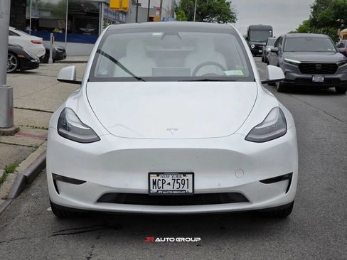 Used 2021 Tesla Model Y Long Range AWD/4WD image 3