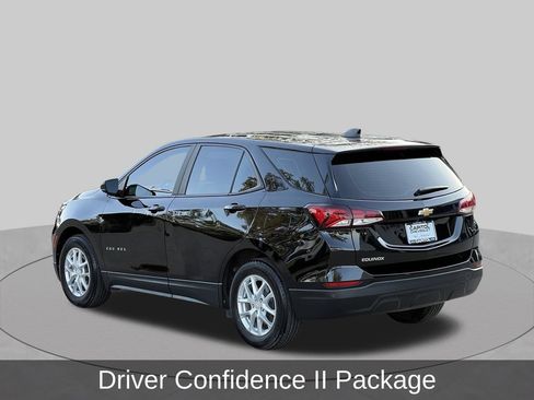 Used 2022 Chevrolet Equinox LS w/ Driver Confidence II Package FWD image 3