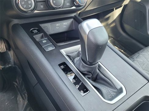 New 2025 Nissan Kicks SV image 10