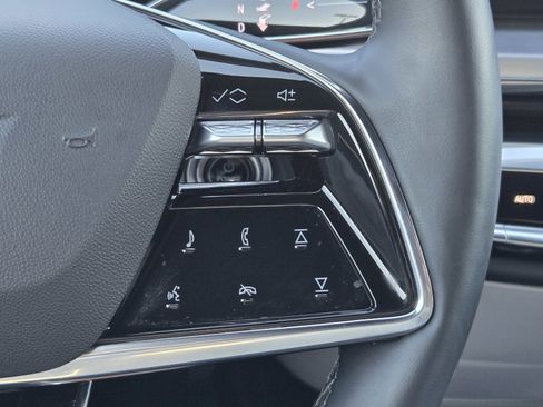 Used 2025 Cadillac Lyriq Luxury image 25